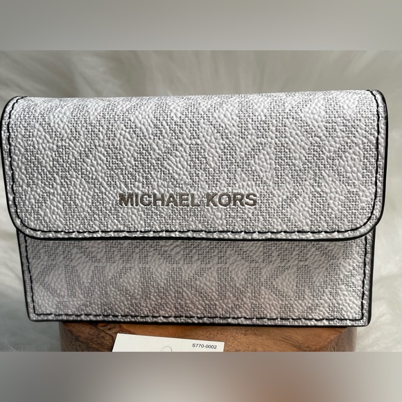 Michael Kors Cooper Logo Accordion Card Case White/Gray - Picture 2 of 6
